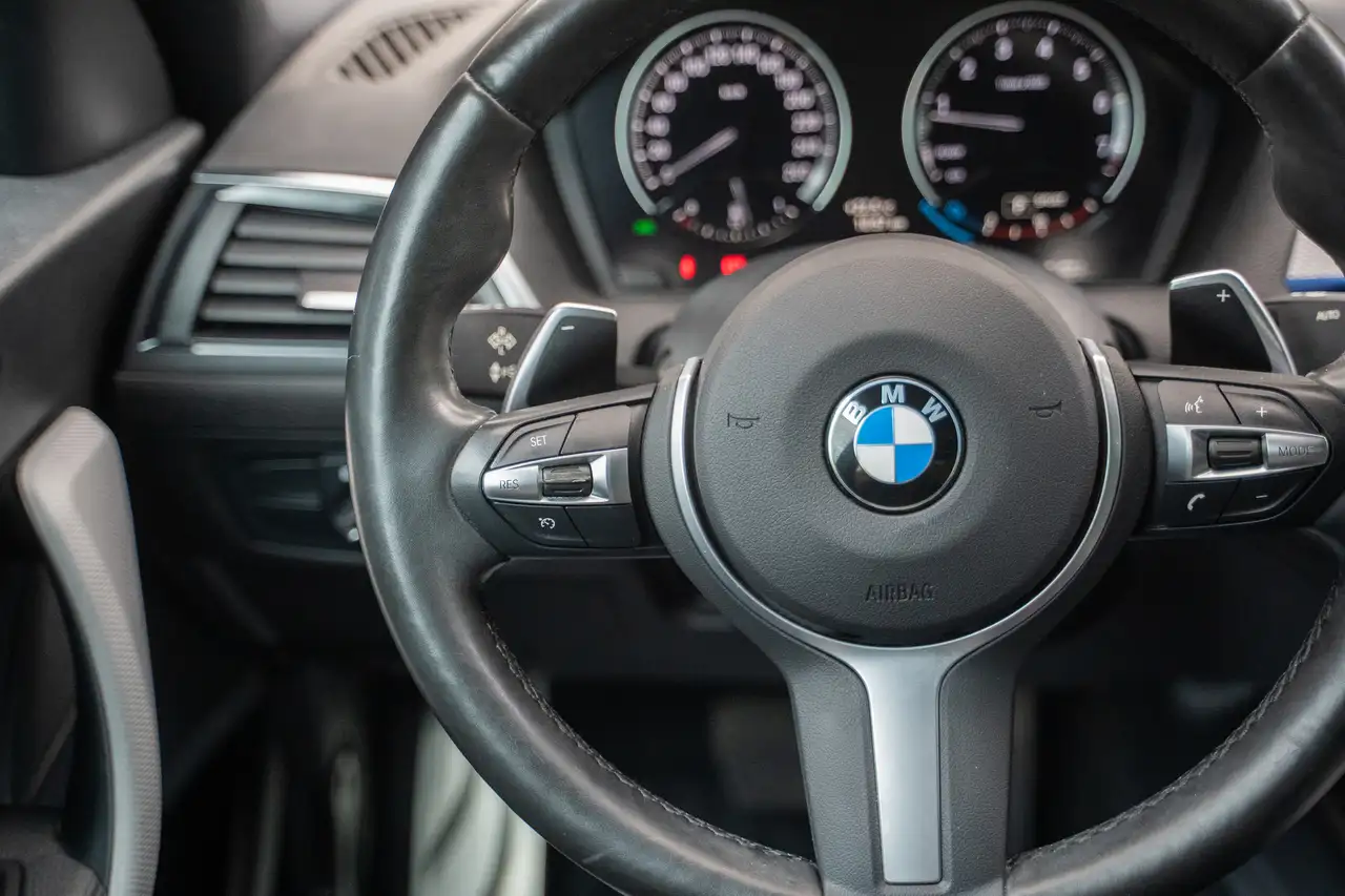 BMW 2 Series photo BMW 2 Series