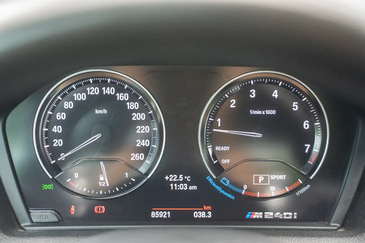 BMW 2 Series photo BMW 2 Series