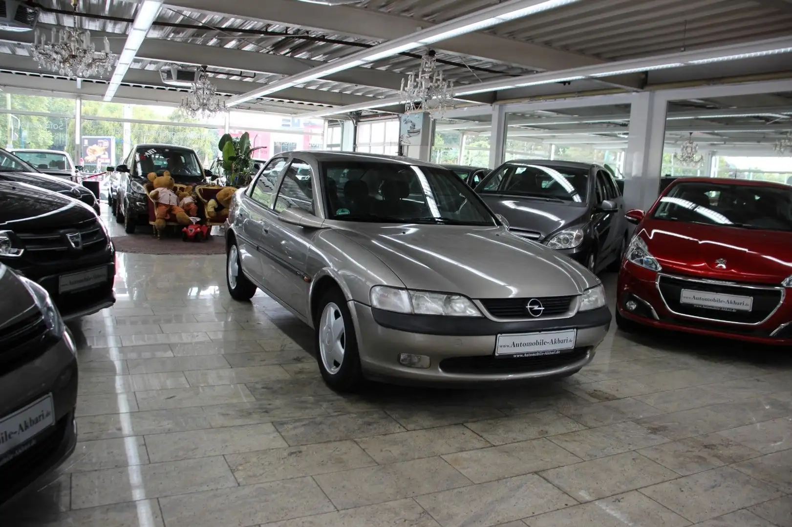 Opel Vectra 1.6 16V CD Grau - 2