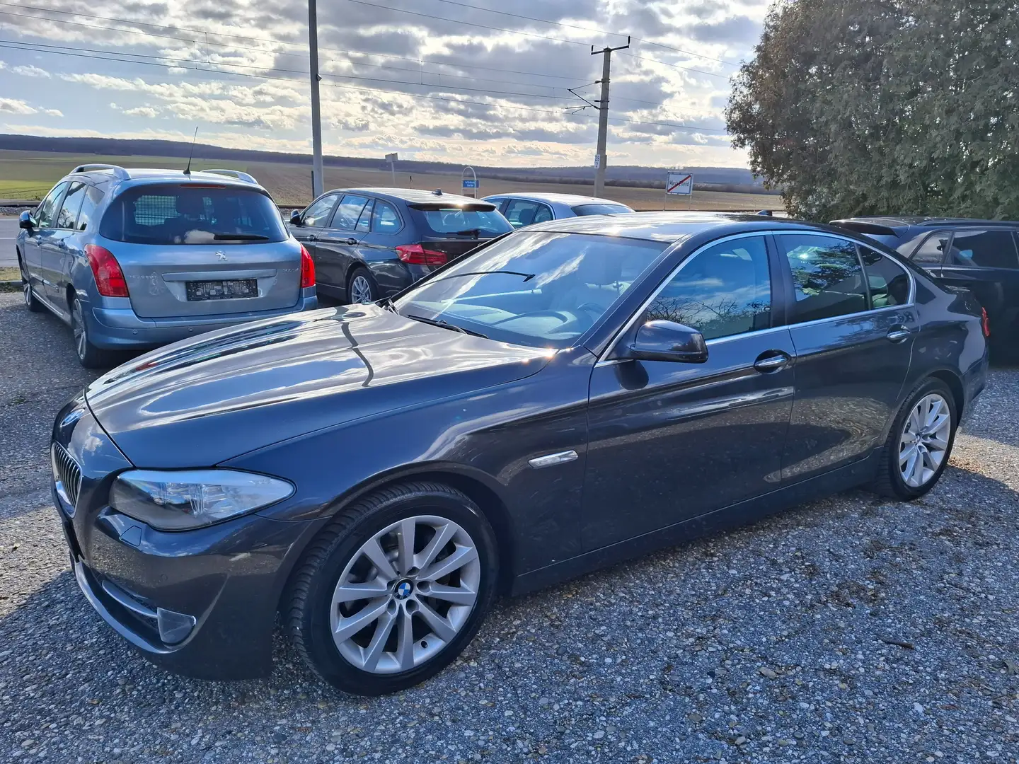 BMW 528 528 i, Scheckheftgepflegt, Originalzustand Grau - 2