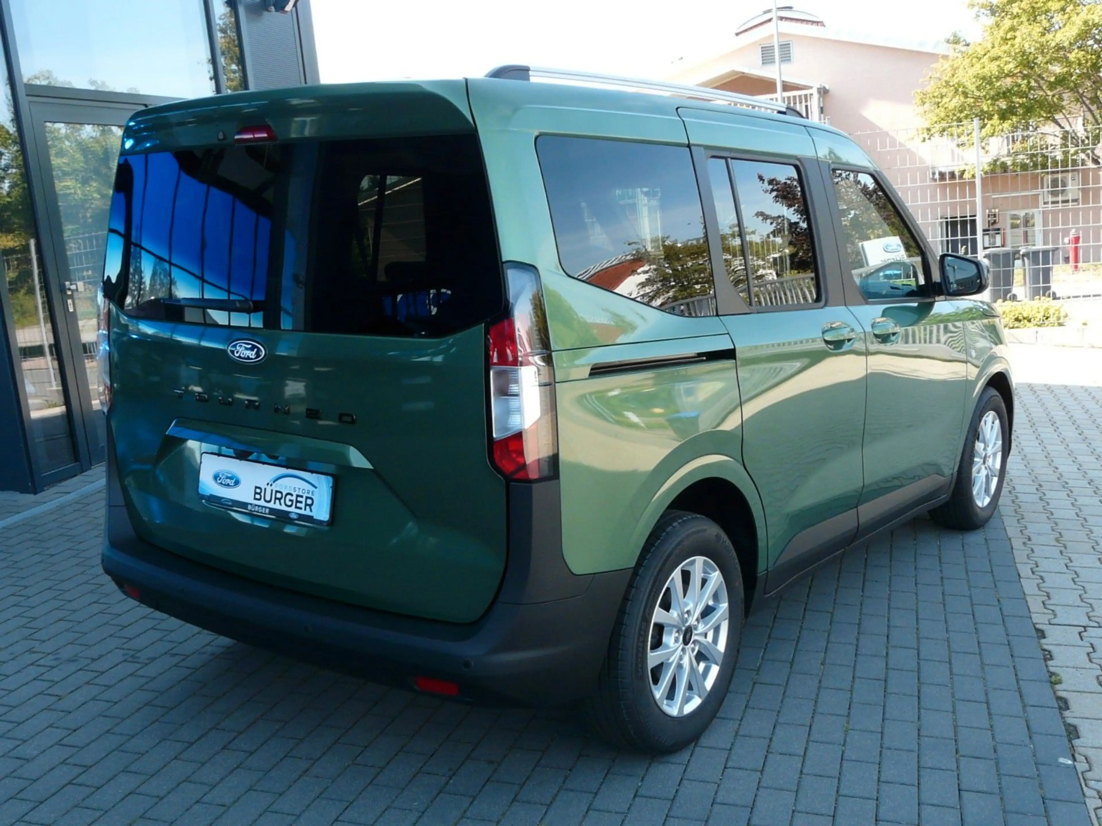 Ford Tourneo Courier Titanium *Automatik* — photo 5