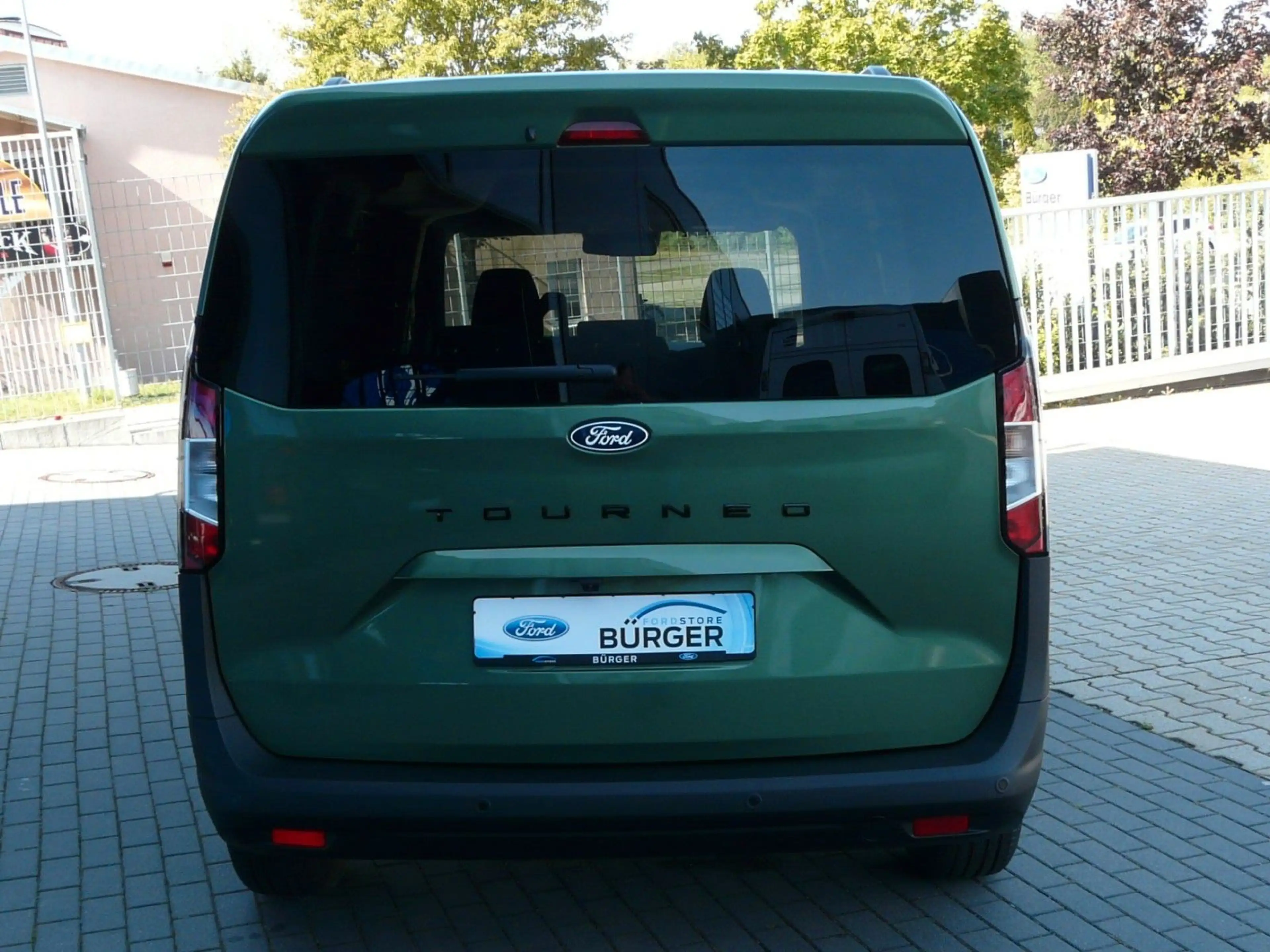 Ford Tourneo Courier Titanium *Automatik* — photo 4