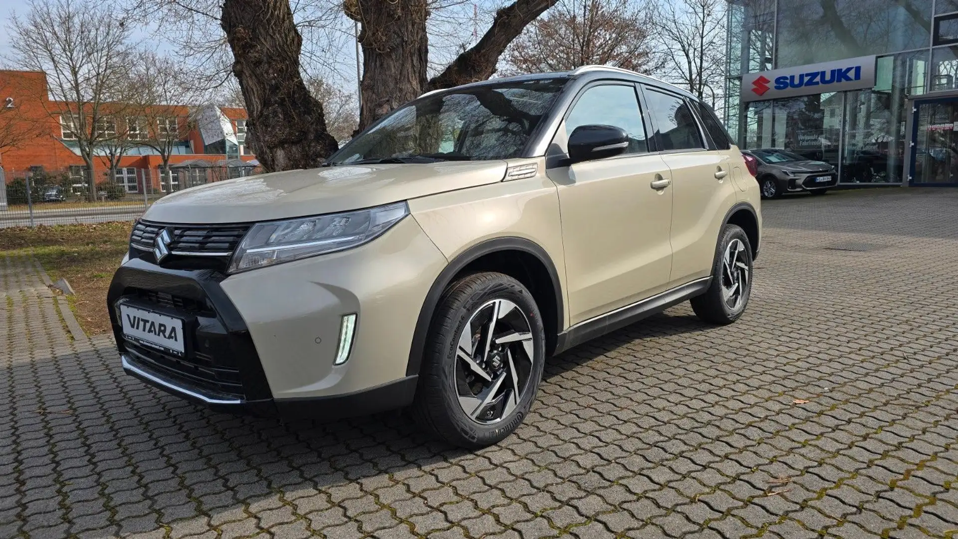 Suzuki Vitara 1.4 BOOSTERJET Hybrid Comfort+ M/T Beige - 1