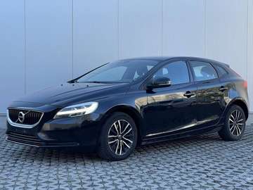 V40 D2 Momentum Aut. 120 (4.75) Momentum