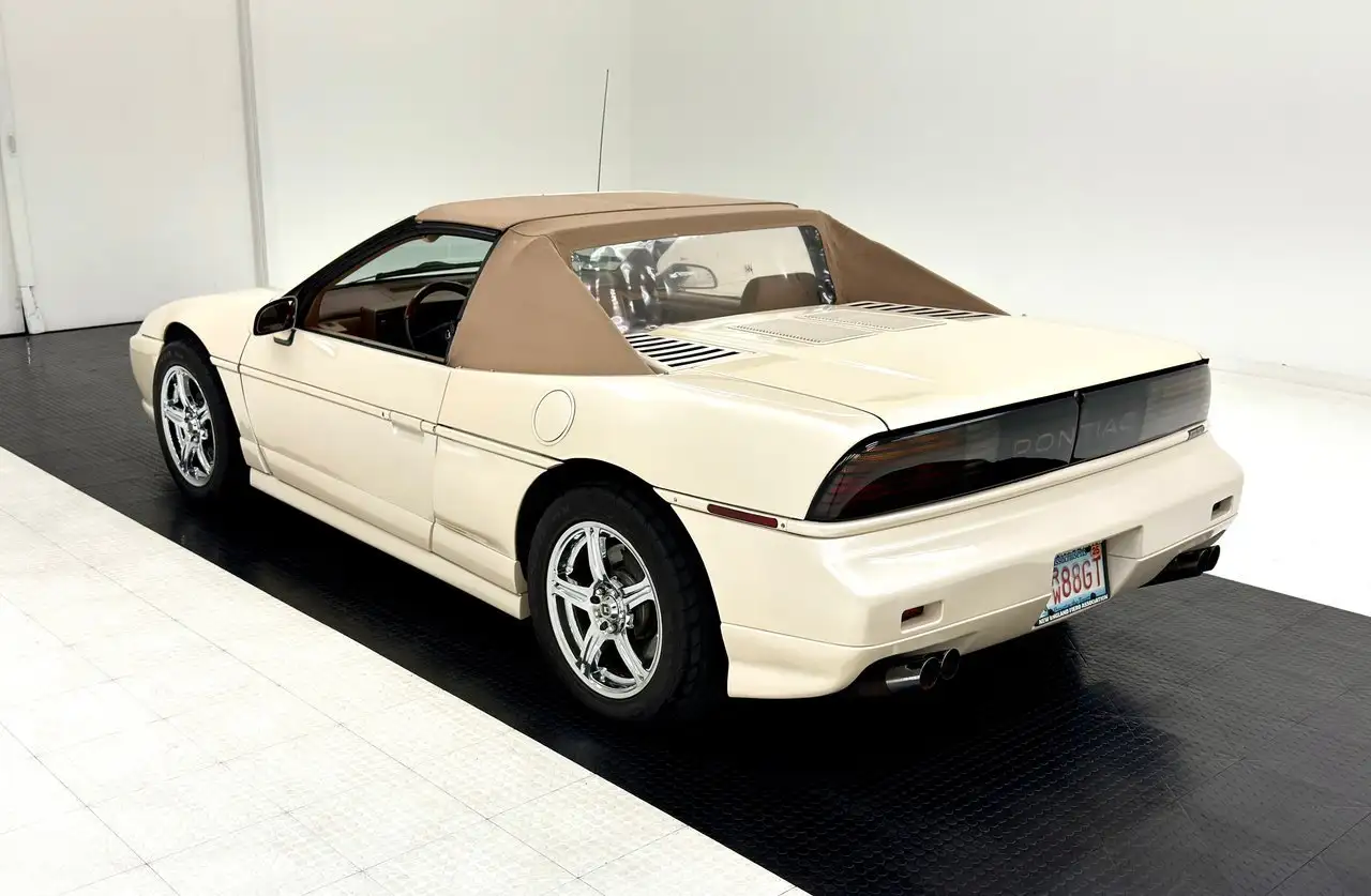 Pontiac Fiero GT Convertible, foto 6