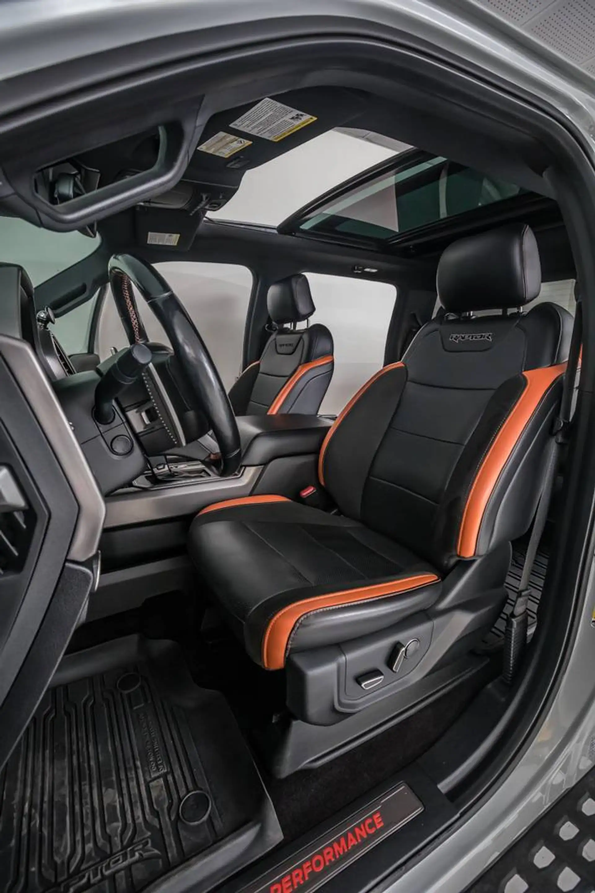 Ford F 150 Raptor / TVA DEDUCTIBLE — photo 11