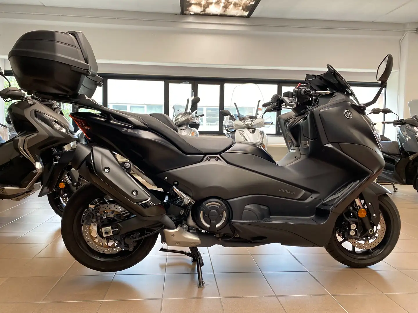 Yamaha TMAX 560 Negru - 2
