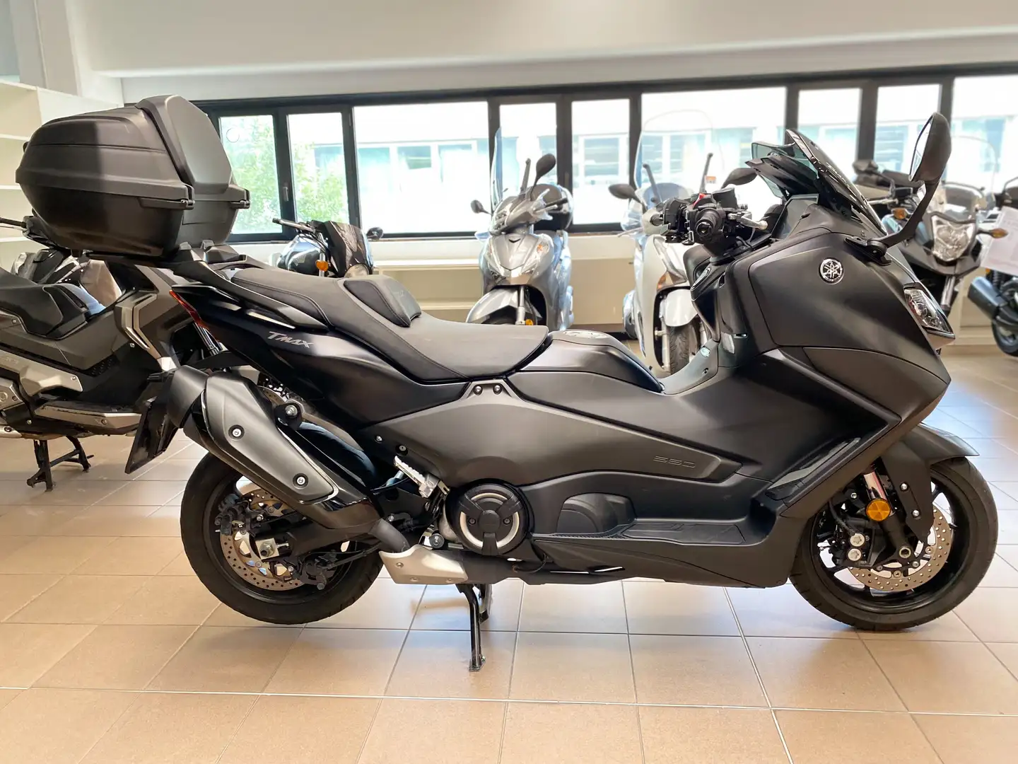 Yamaha TMAX 560 Negru - 1
