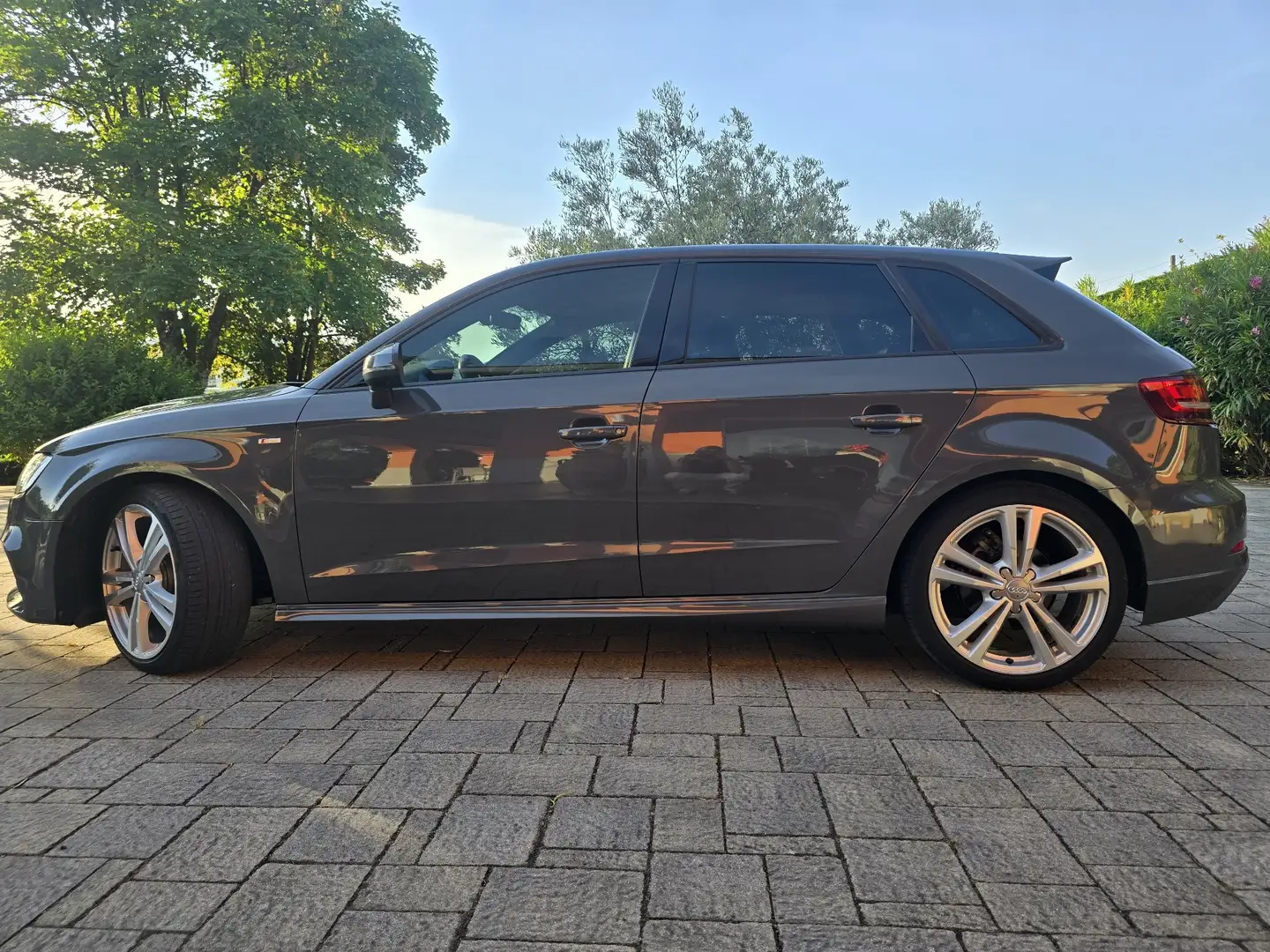 Audi A3 Sportback 1.6 tdi Sport 110cv - 1