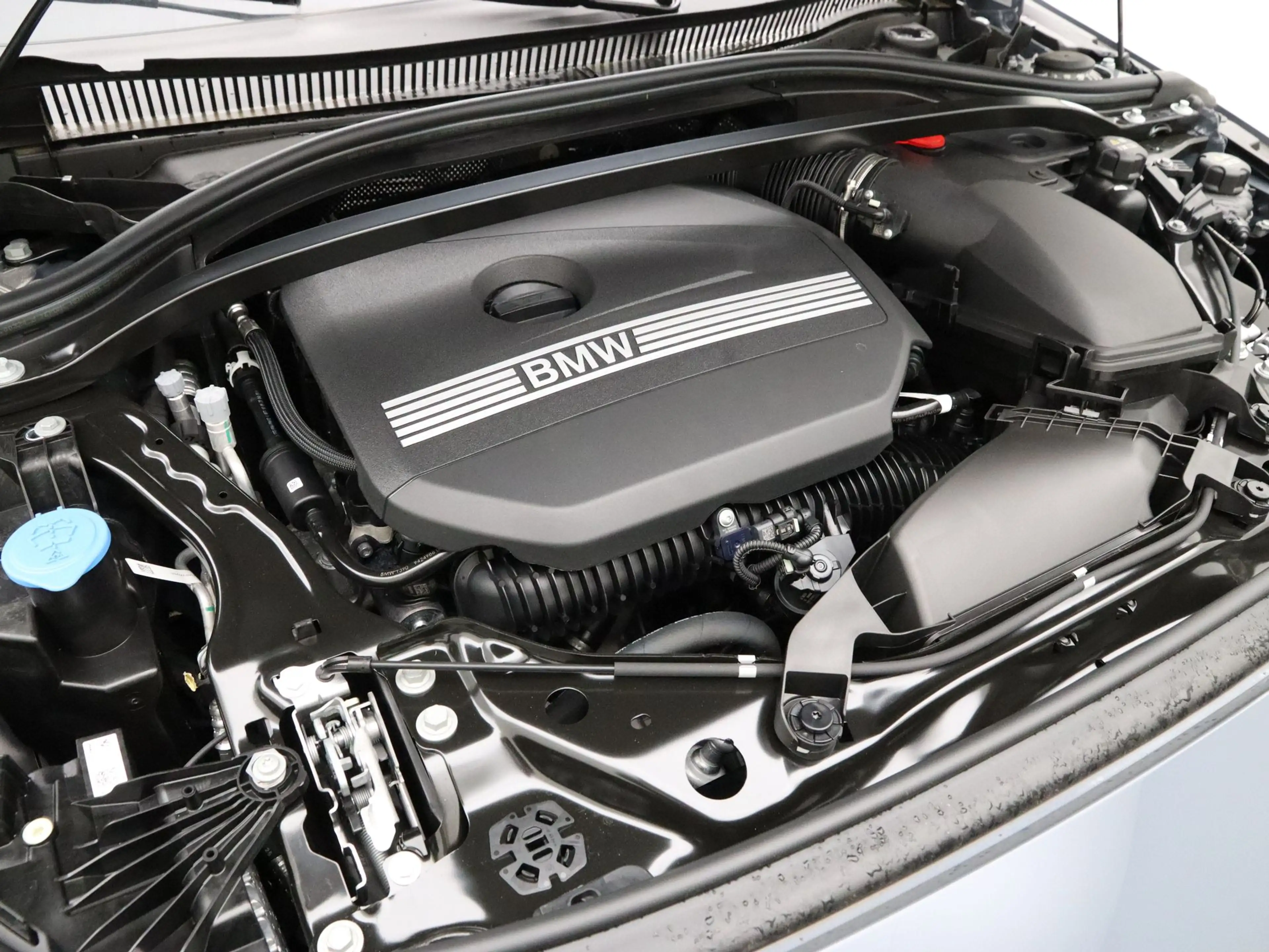 BMW 223 2-serie Gran Coupé xDrive — photo 4