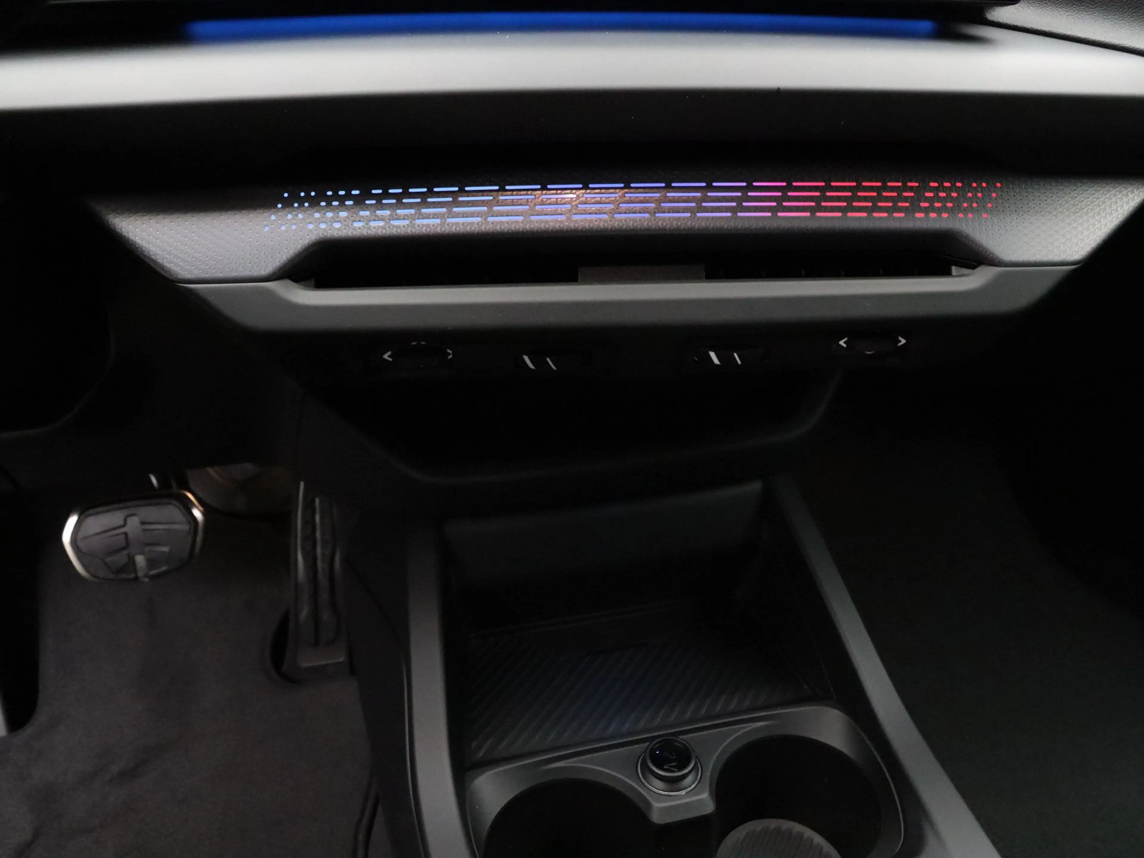 BMW 223 2-serie Gran Coupé xDrive — photo 14