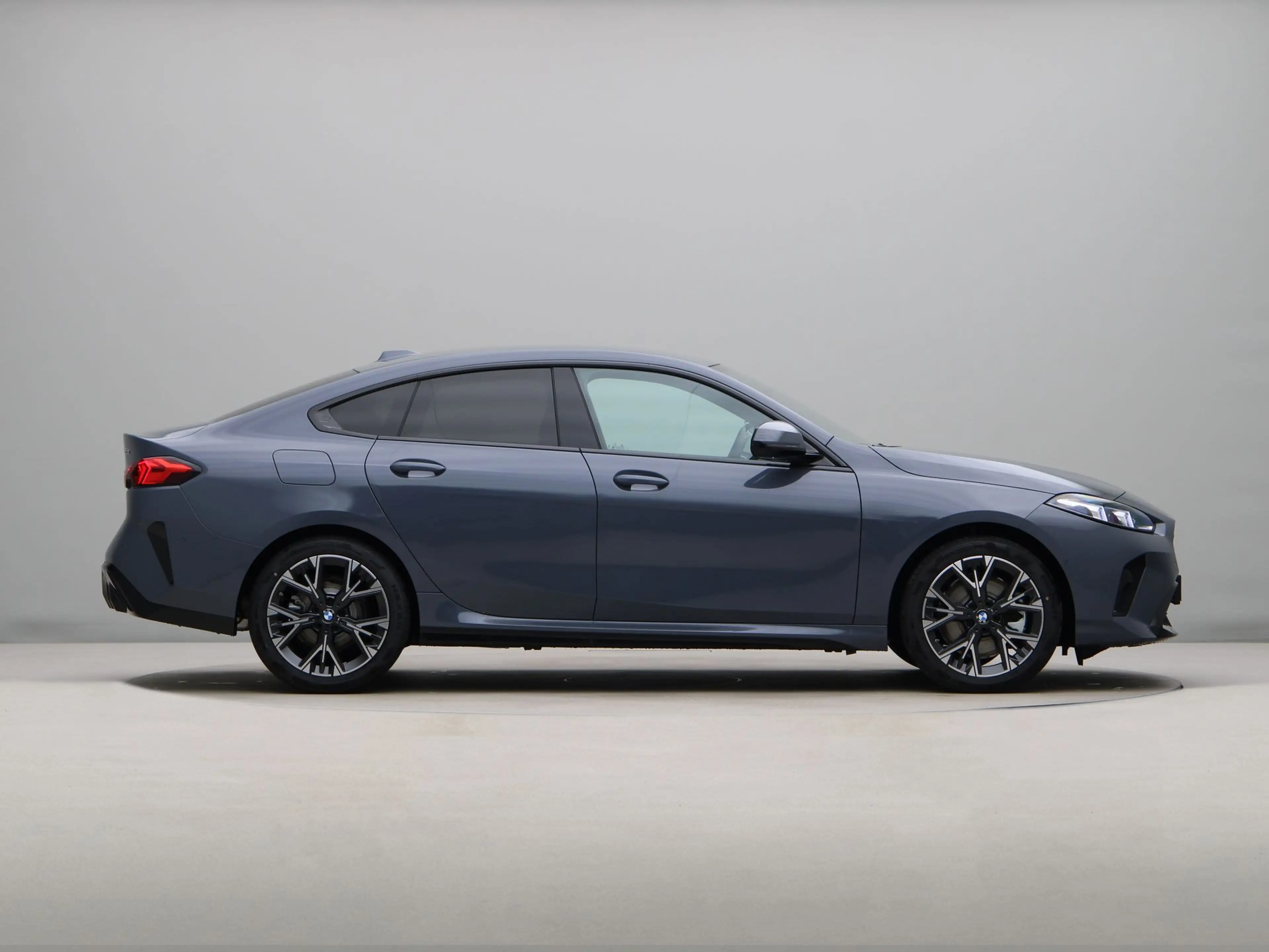 BMW 223 2-serie Gran Coupé xDrive — photo 8