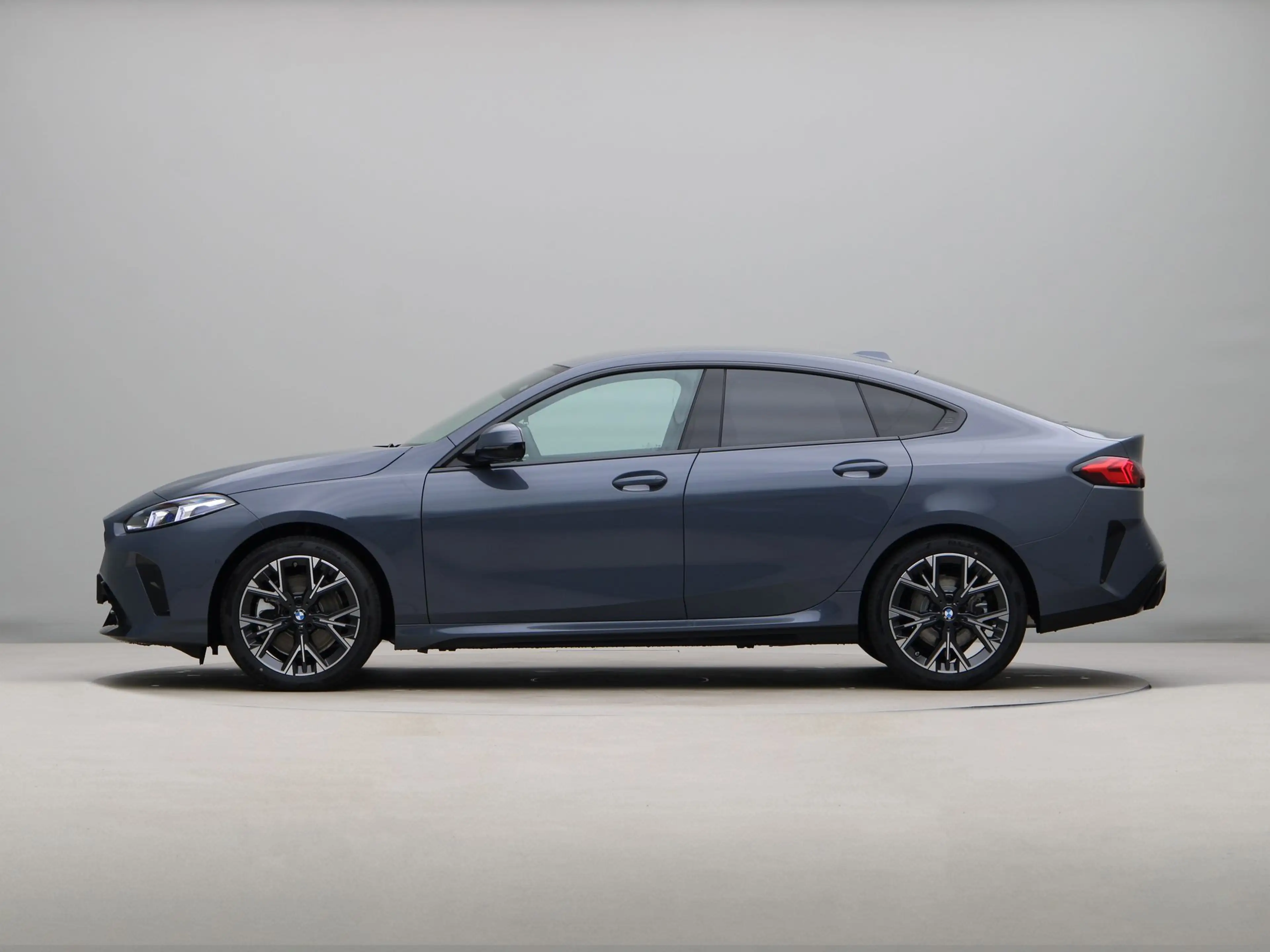 BMW 223 2-serie Gran Coupé xDrive — photo 12