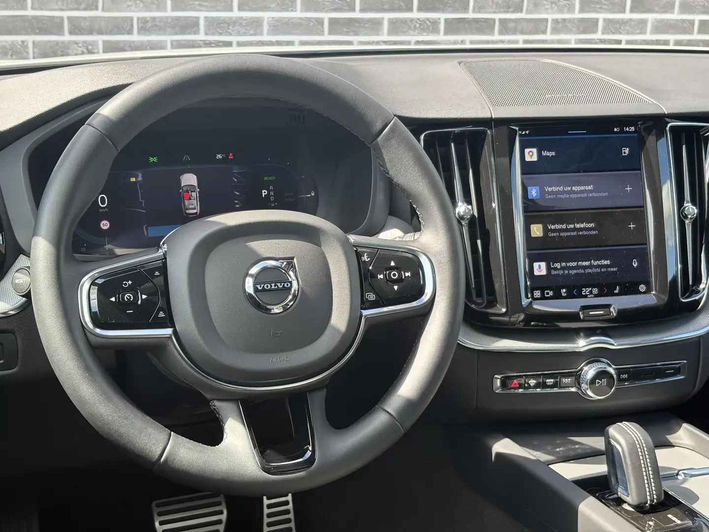 Volvo XC60 2.0 T6 Plug-in hybrid AWD R-Design | Long Range | Blanc - 2