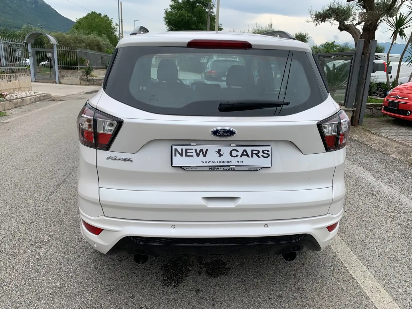 Ford Kuga 1.5 ecoboost ST-Line s&s 2wd 120cv Weiß - 2