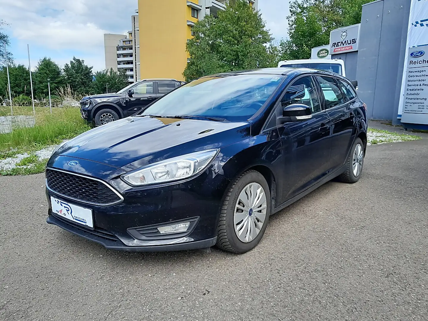 Ford Focus Traveller 1,5 TDCi Trend Schwarz - 2