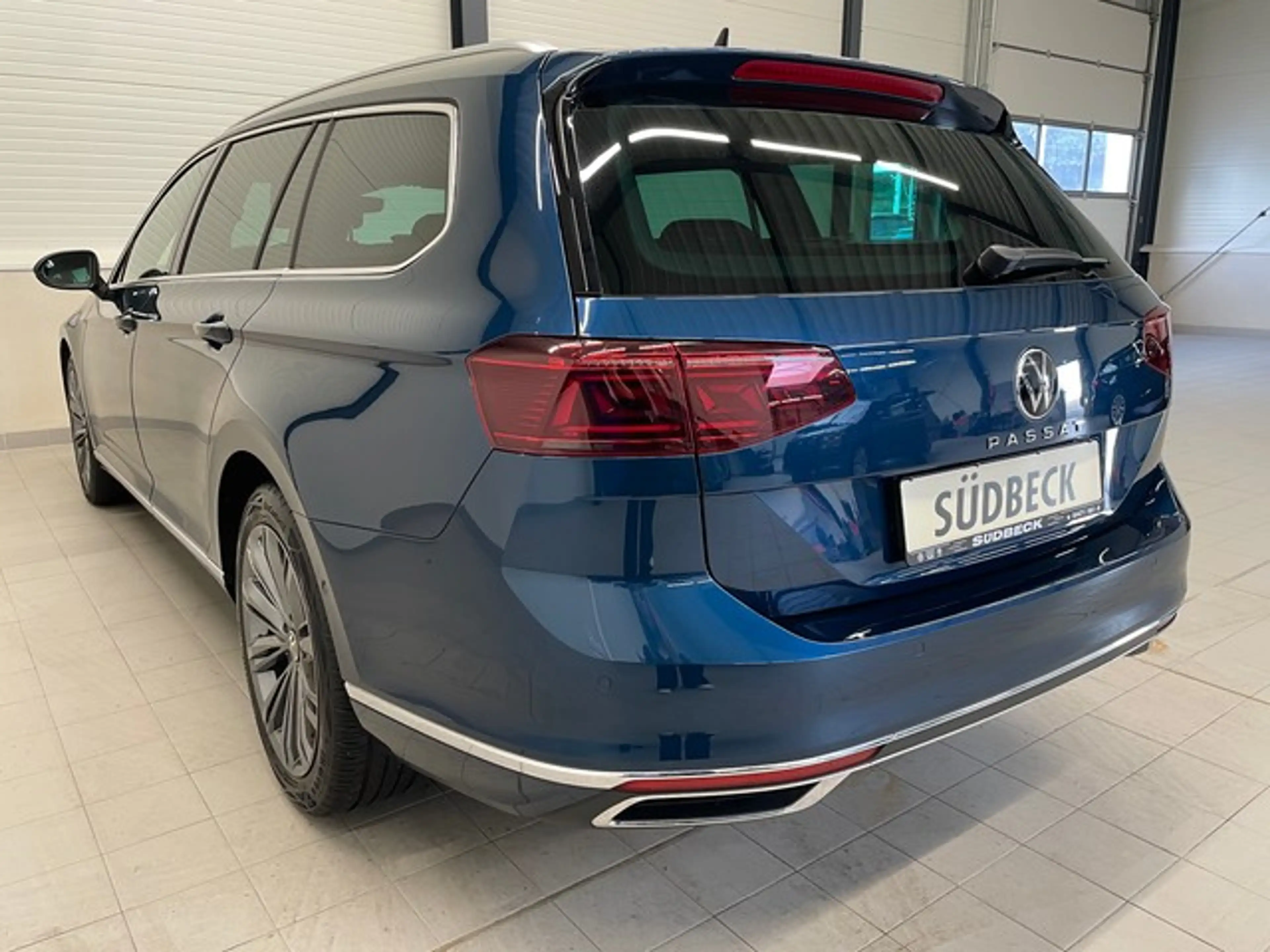 Volkswagen Passat Variant 2.0 TDI DSG Elegance — photo 7