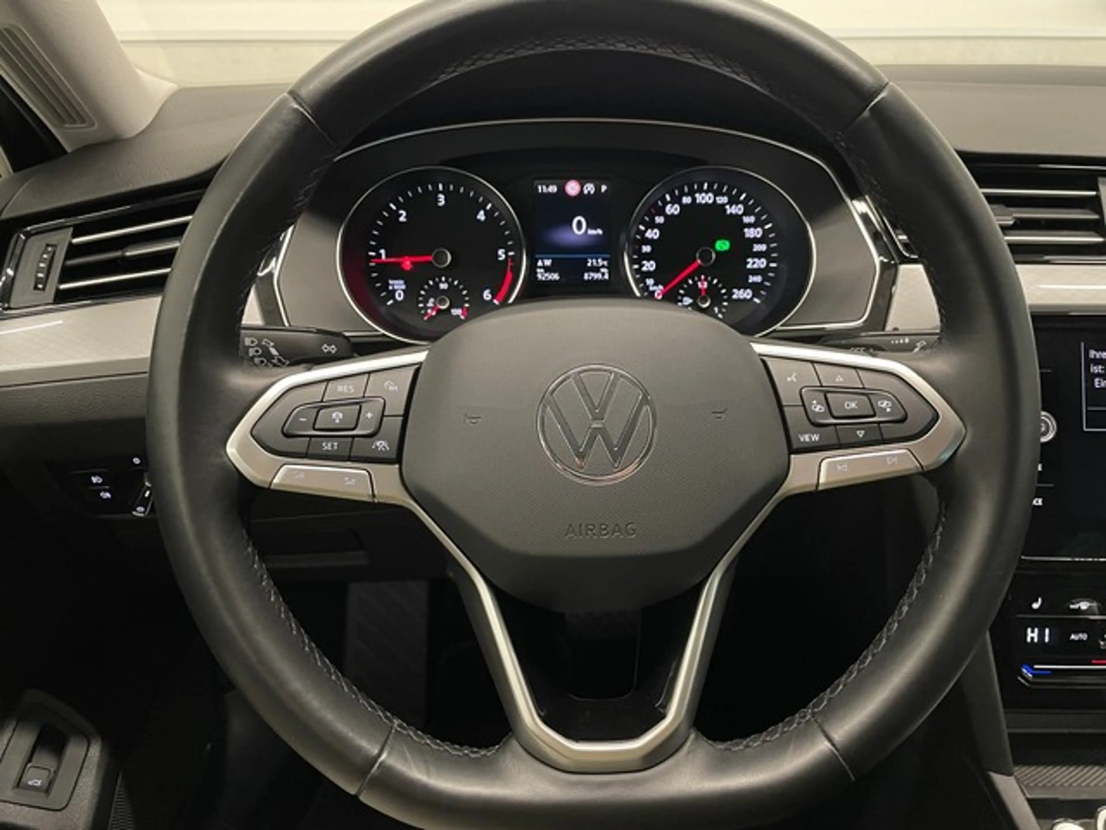 Volkswagen Passat Variant 2.0 TDI DSG Elegance — photo 14