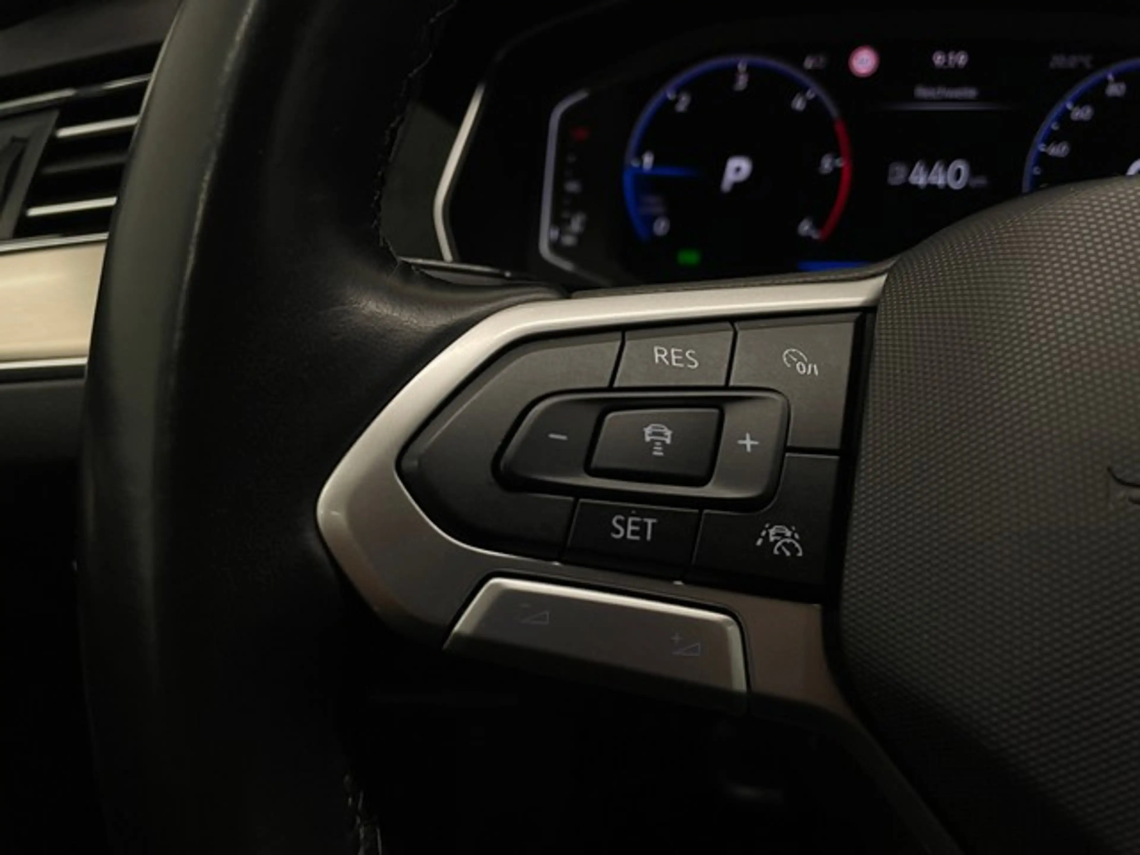 Volkswagen Passat Variant 2.0 TDI DSG Elegance — photo 15