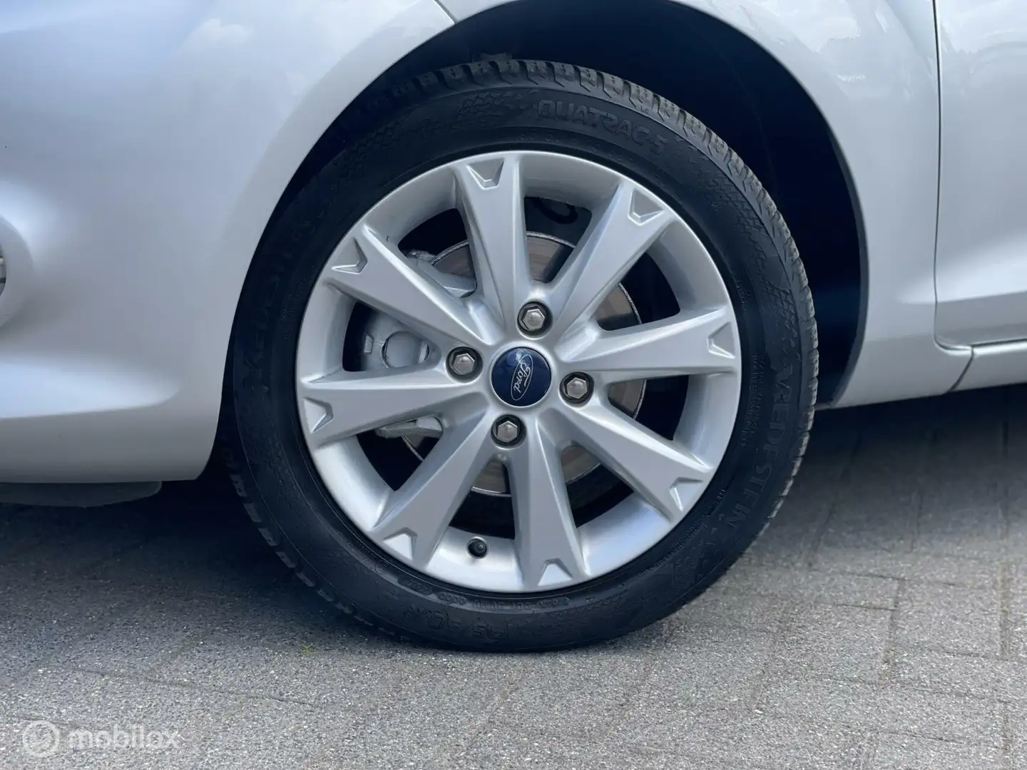 Ford Fiesta 1.4 Titanium 5DRS AUT NAP NETTE STAAT!!! Grijs - 2