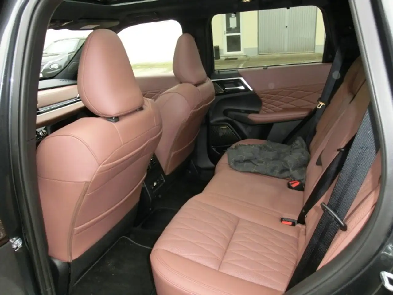 Mitsubishi Outlander 2025