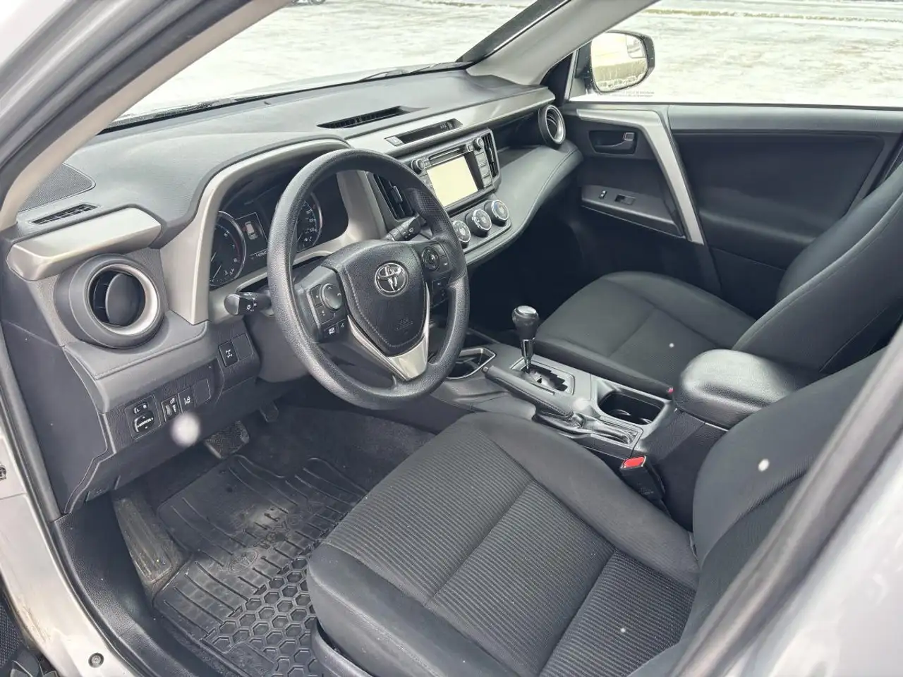 Toyota RAV 4 снимка Toyota RAV 4