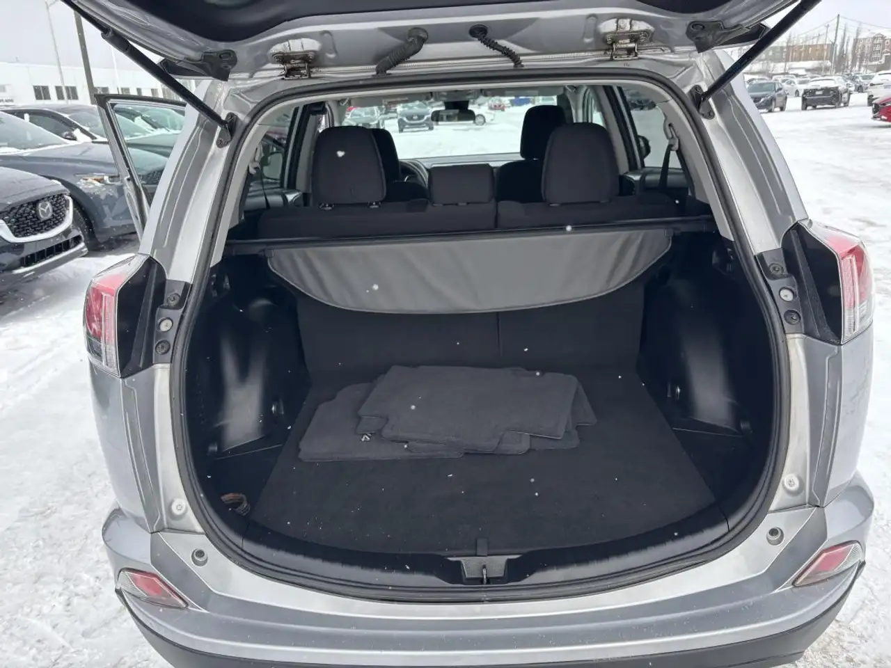 Toyota RAV 4 снимка Toyota RAV 4