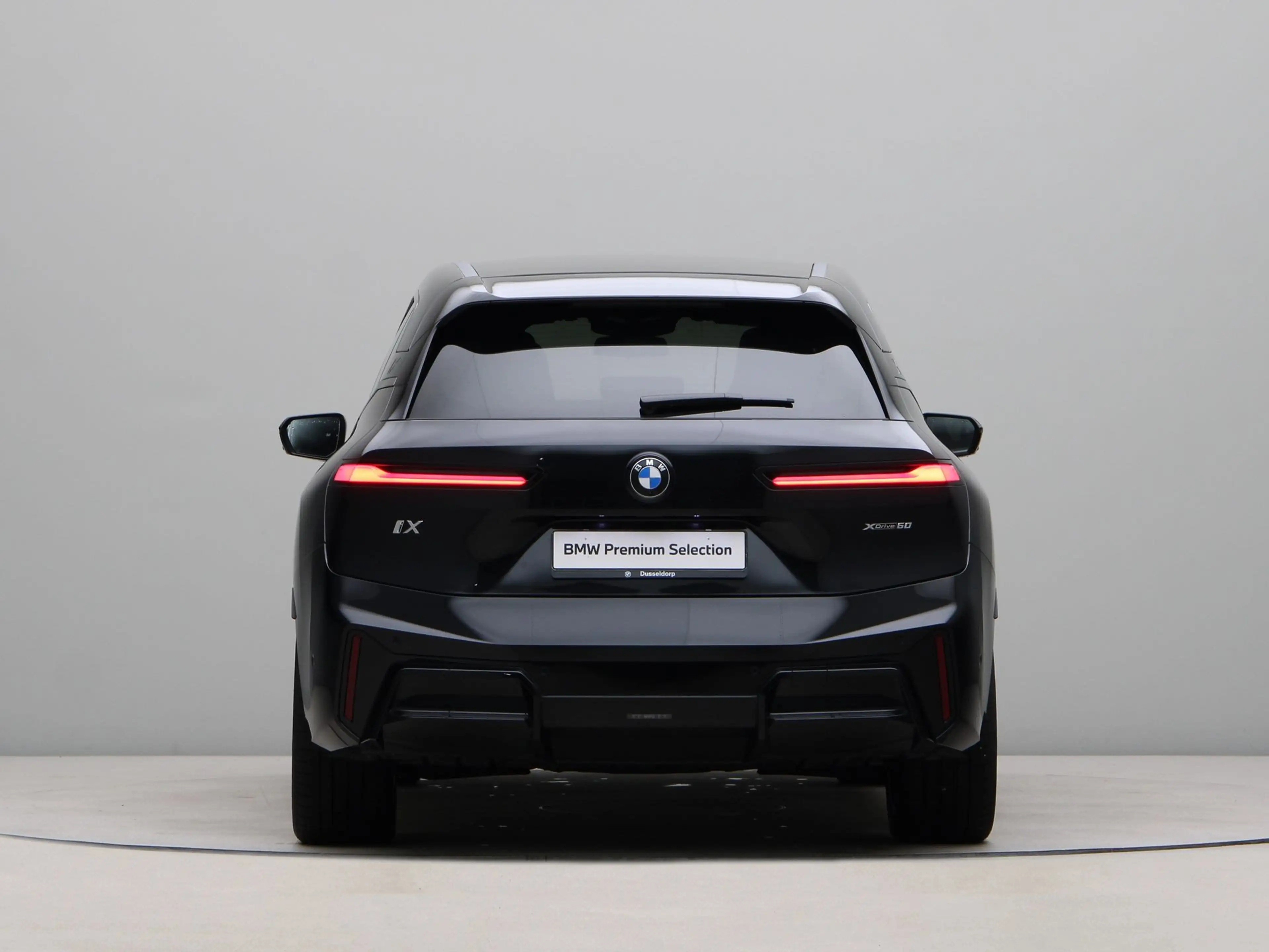 BMW iX xDrive60 112 kWh — photo 9