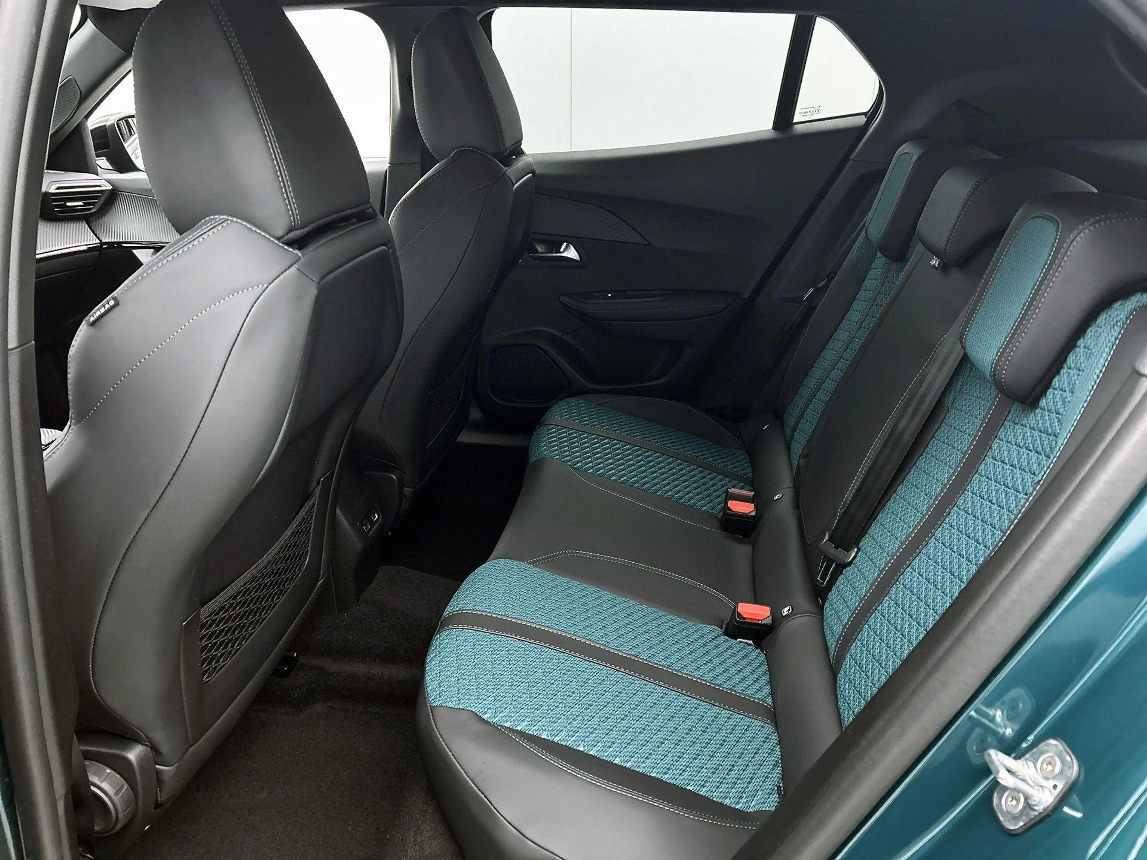 Peugeot 2008 1.2 Hybrid 145pk Envy | Nefkens edition! | Voorraa — photo 13