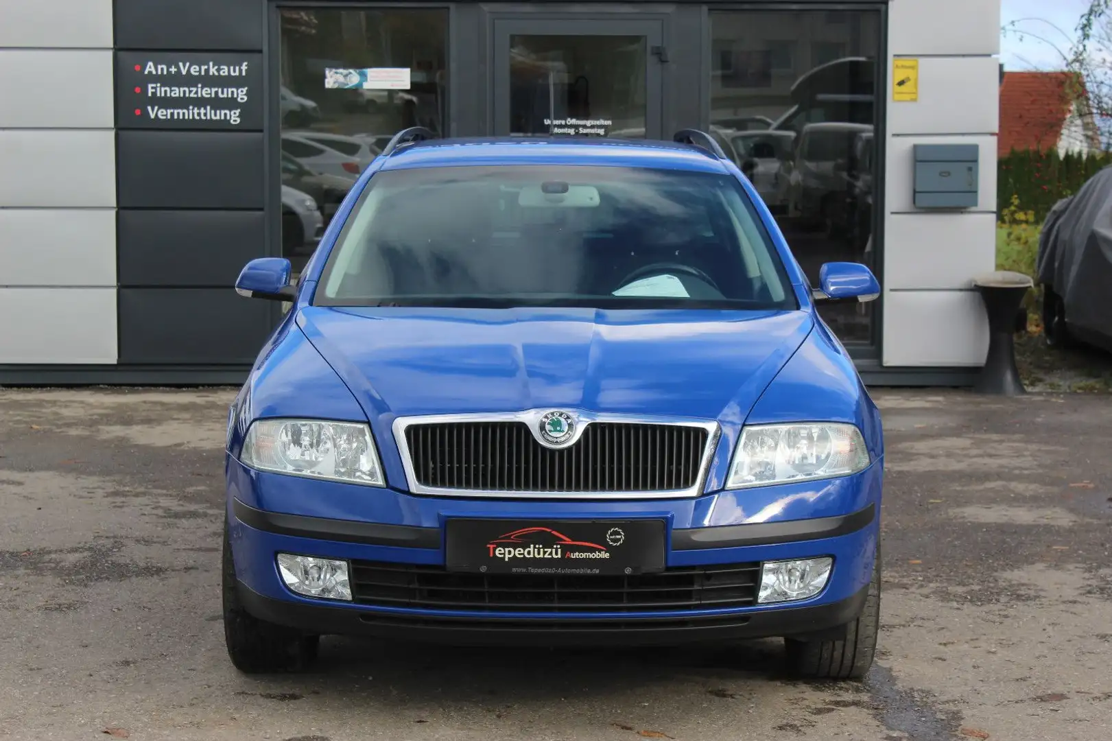 Skoda Octavia Combi Elegance 4X4*KLIMA*SHZ*AHK*PDC*MFL Blauw - 2