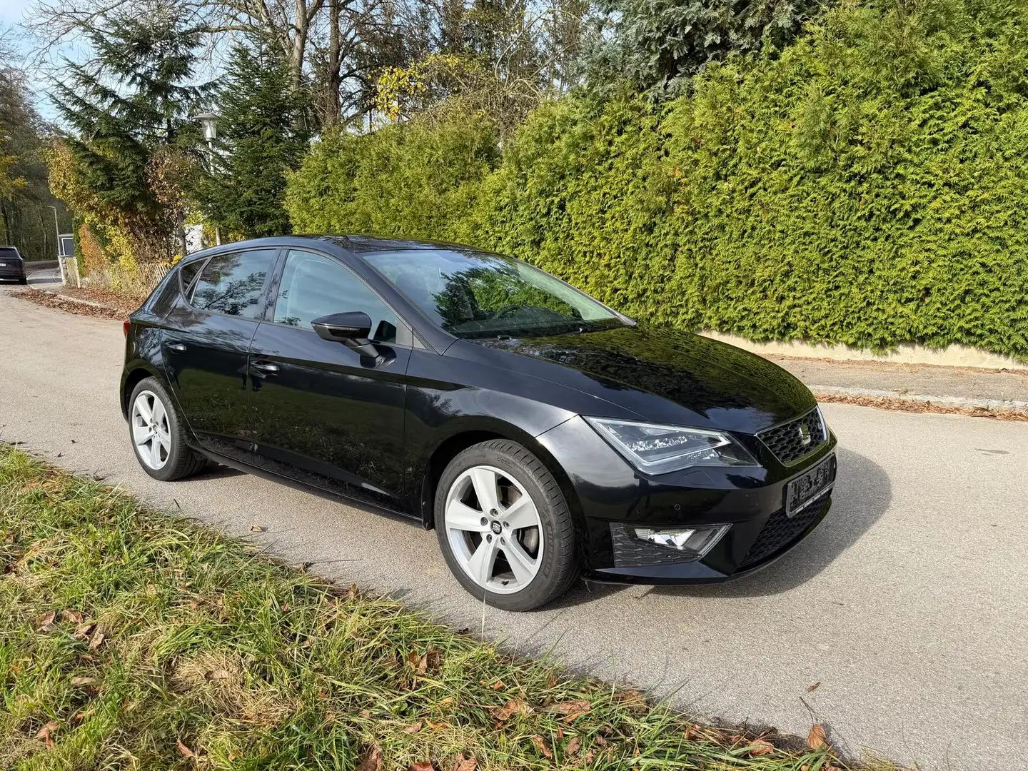 SEAT Leon 1.4 TSI S&S FR LED/SHZ/KLIMAAUTOMATIK Schwarz - 2