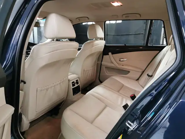 BMW 5 Series view 9