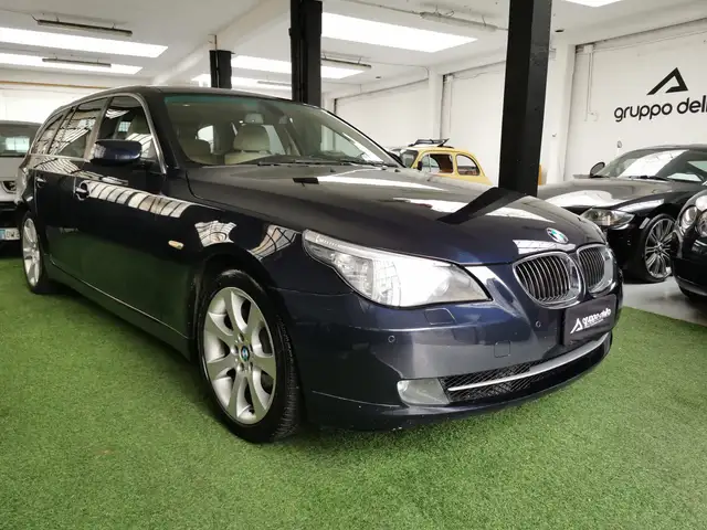 BMW 5 Series view 5