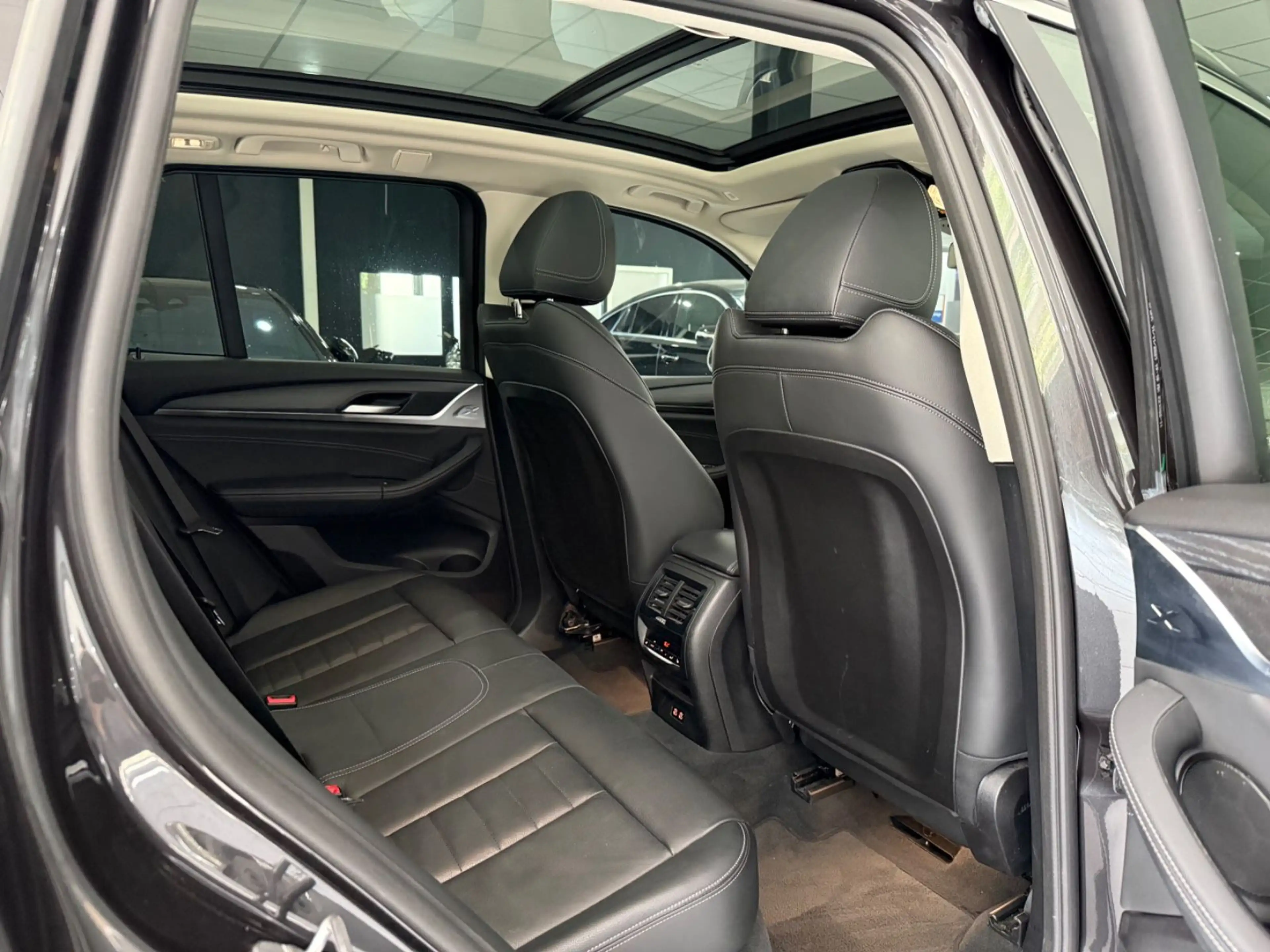 BMW X3 xDrive 30e*PANO*HEADUP*MEMORY*LASER*KAMERA* — photo 9