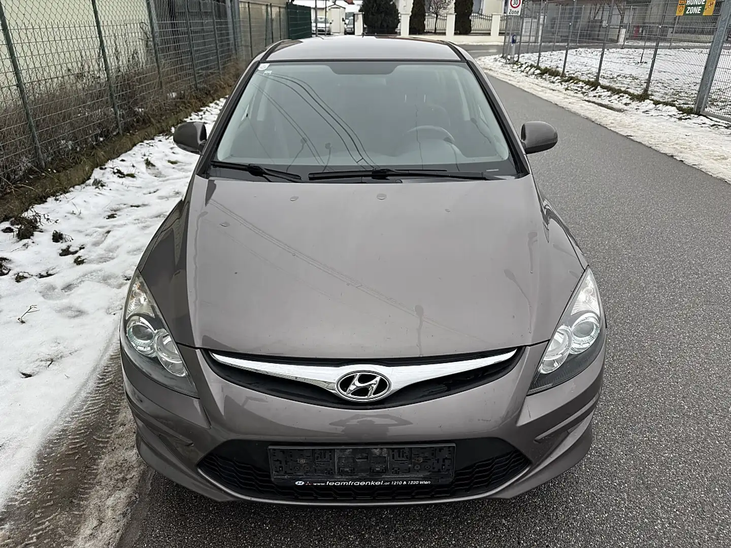 Hyundai i30 1,6 CRDi Comfort DPF KLIMA DISEL Schwarz - 2