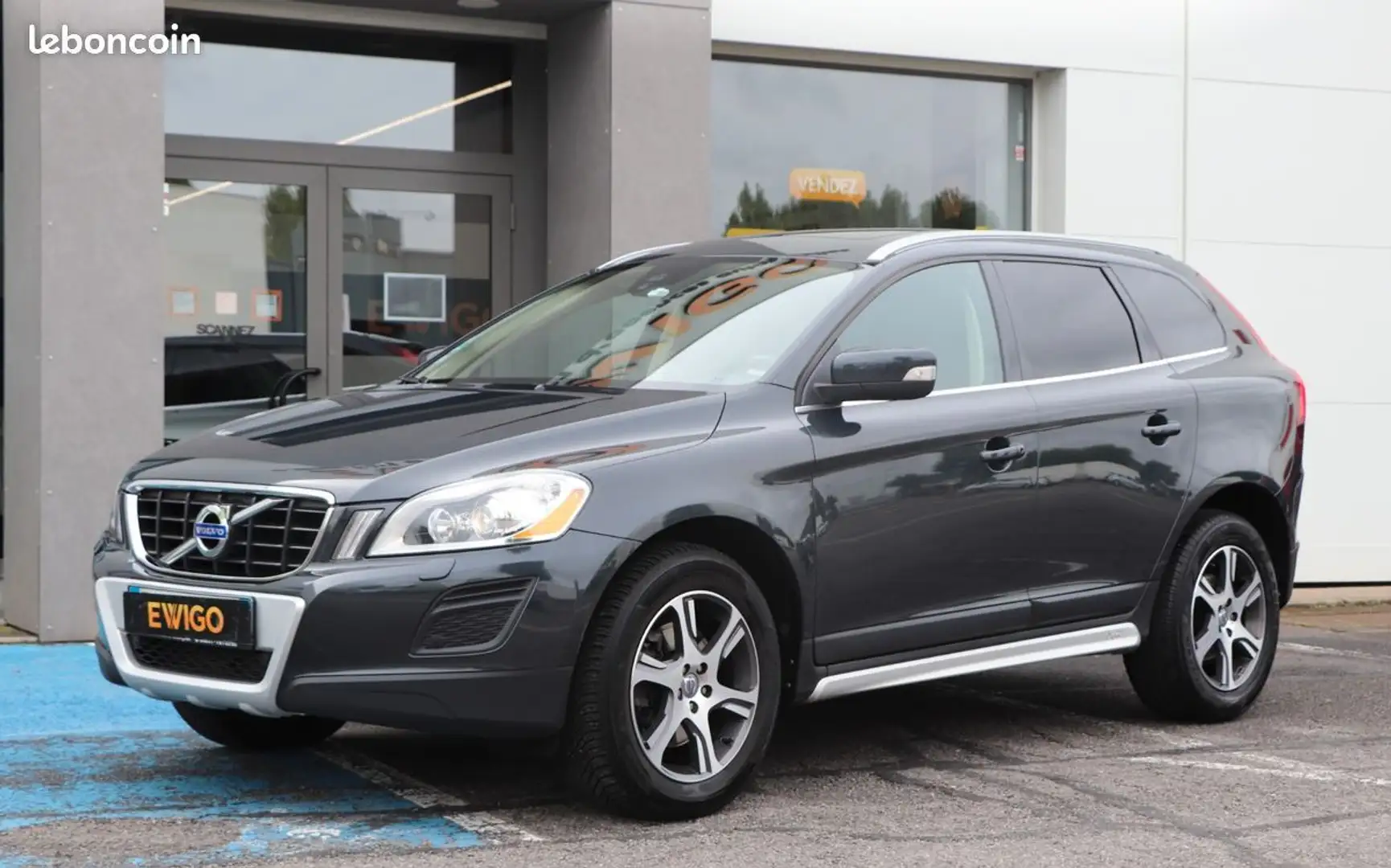 Volvo XC60 2.4 d5 215 summum awd geartronic bva Gris - 1