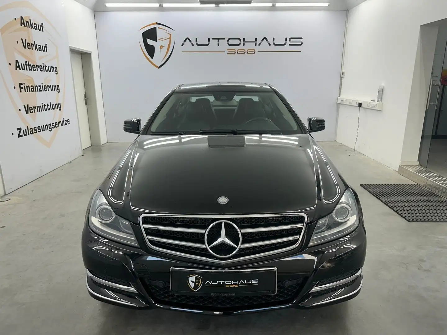 Mercedes-Benz C 180 CGI BlueEfficiency PDC KLIMA TEMPO SHZ MFL Schwarz - 2