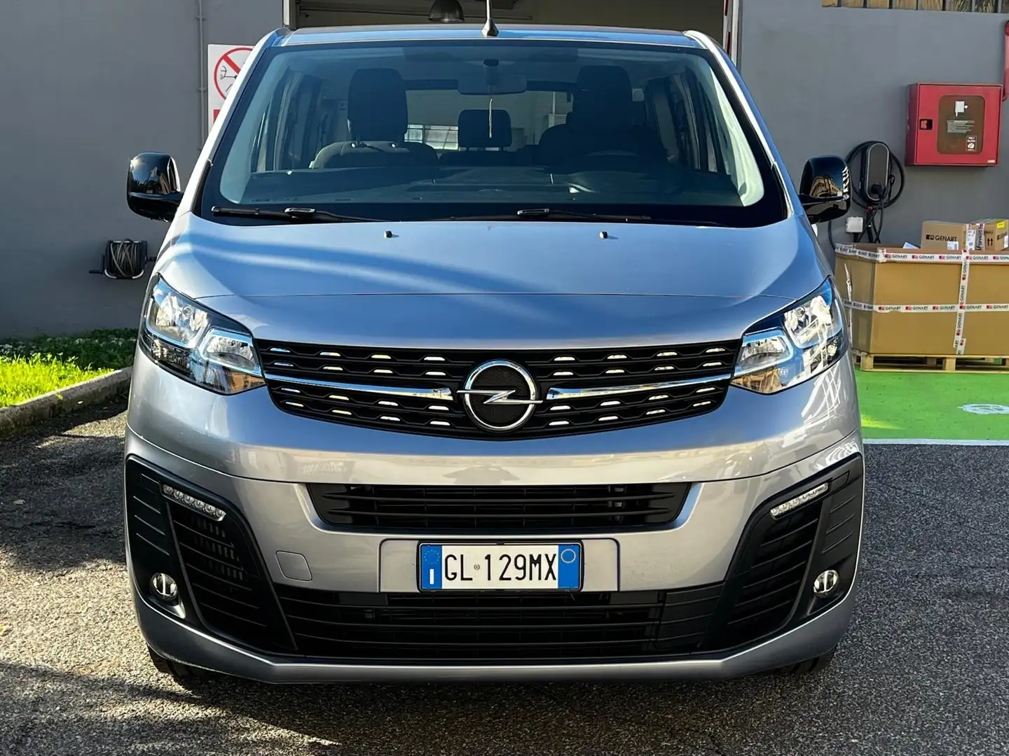 Opel Vivaro unipro omologato 8 POSTI - 1