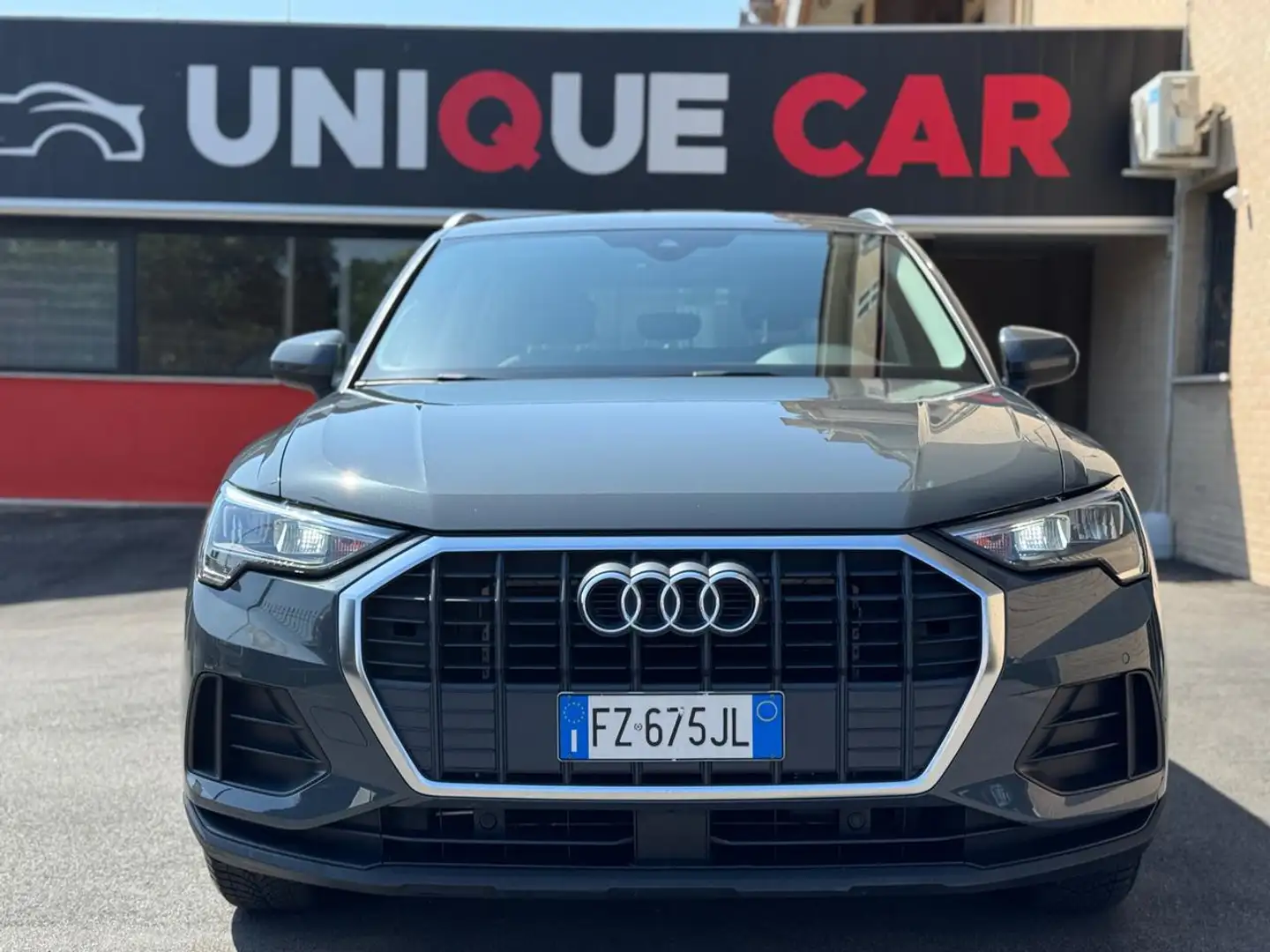 Audi Q3 35 TDI S tronic Business Grigio - 2