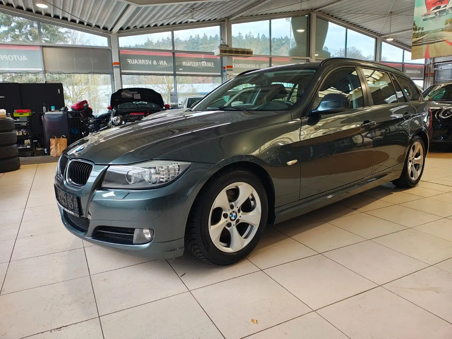 BMW 320 3 Touring 320d EfficientDynamics Edition Grün - 1