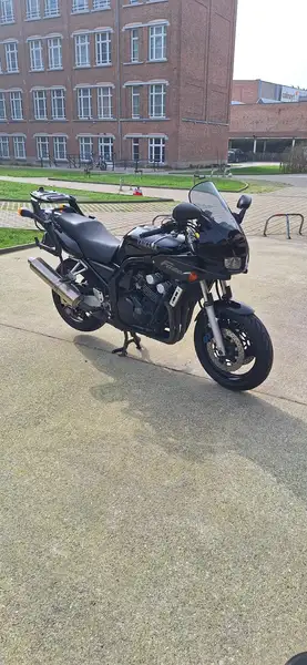Yamaha FZS 600 - foto 2
