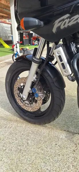 Yamaha FZS 600 - foto 3