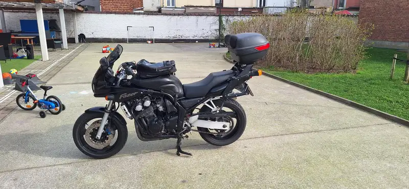 Yamaha FZS 600 - foto 6