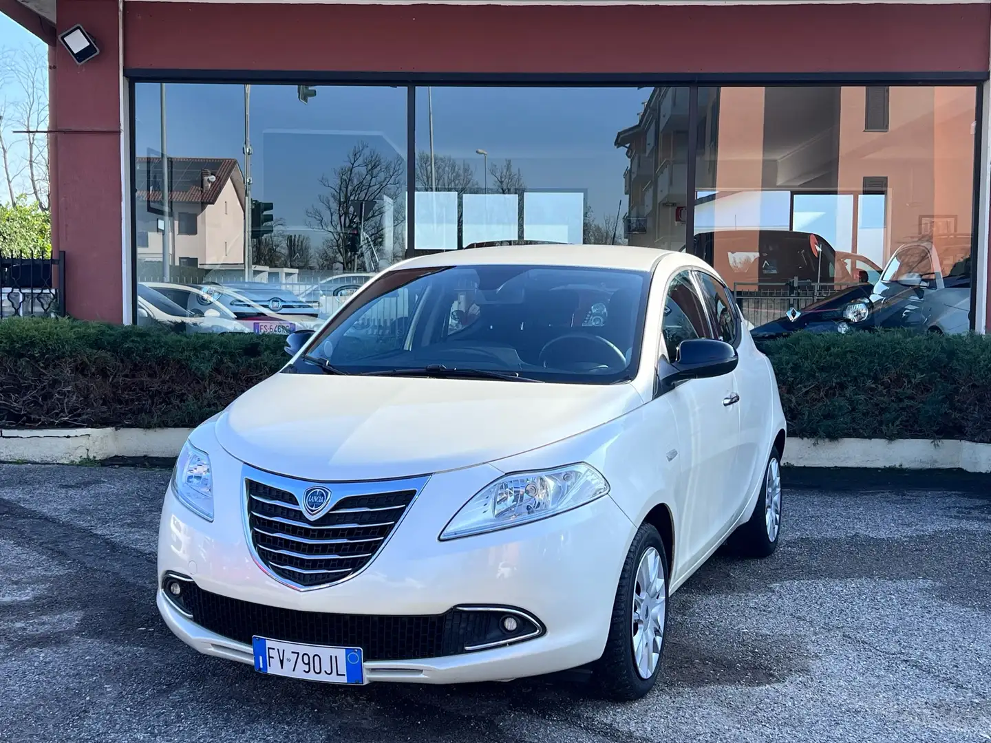 Lancia Ypsilon Ypsilon 1.2 8v Gold s Wit - 1