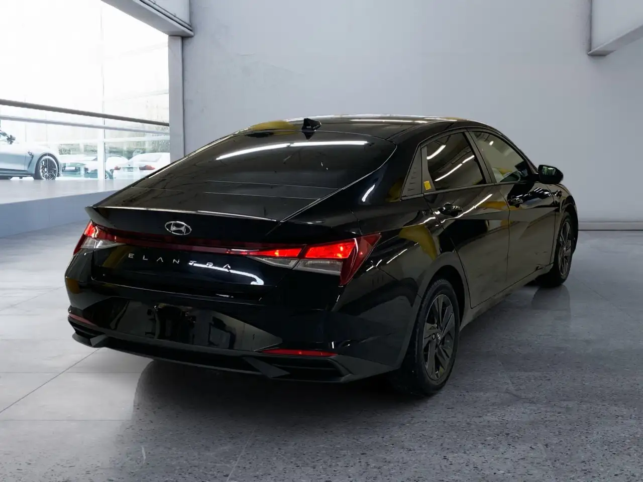 Hyundai ELANTRA photo Hyundai ELANTRA