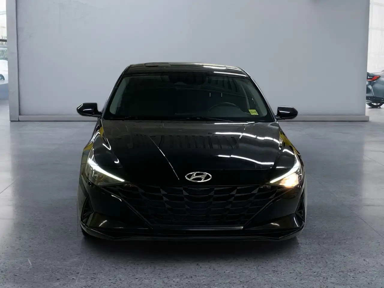 Hyundai ELANTRA photo Hyundai ELANTRA