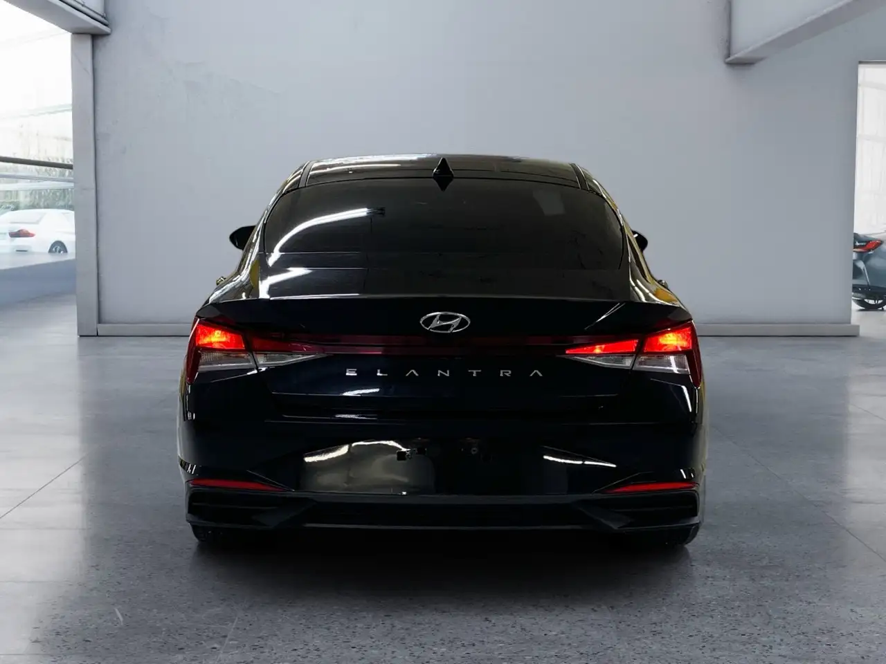 Hyundai ELANTRA photo Hyundai ELANTRA