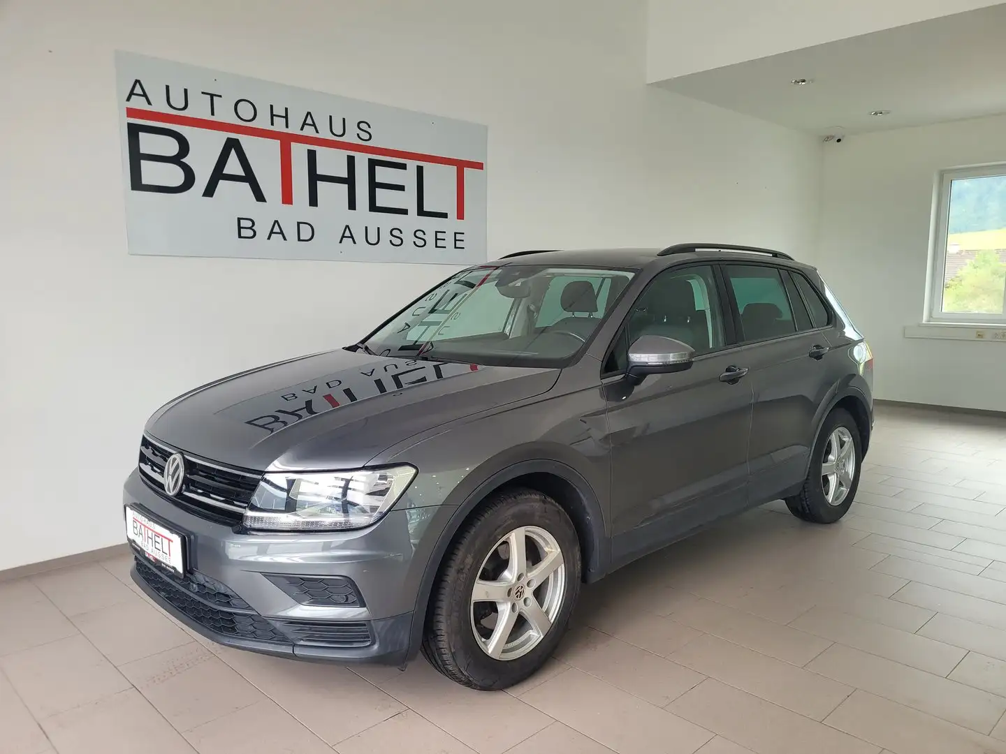 Volkswagen Tiguan Trendline TSI Grau - 1