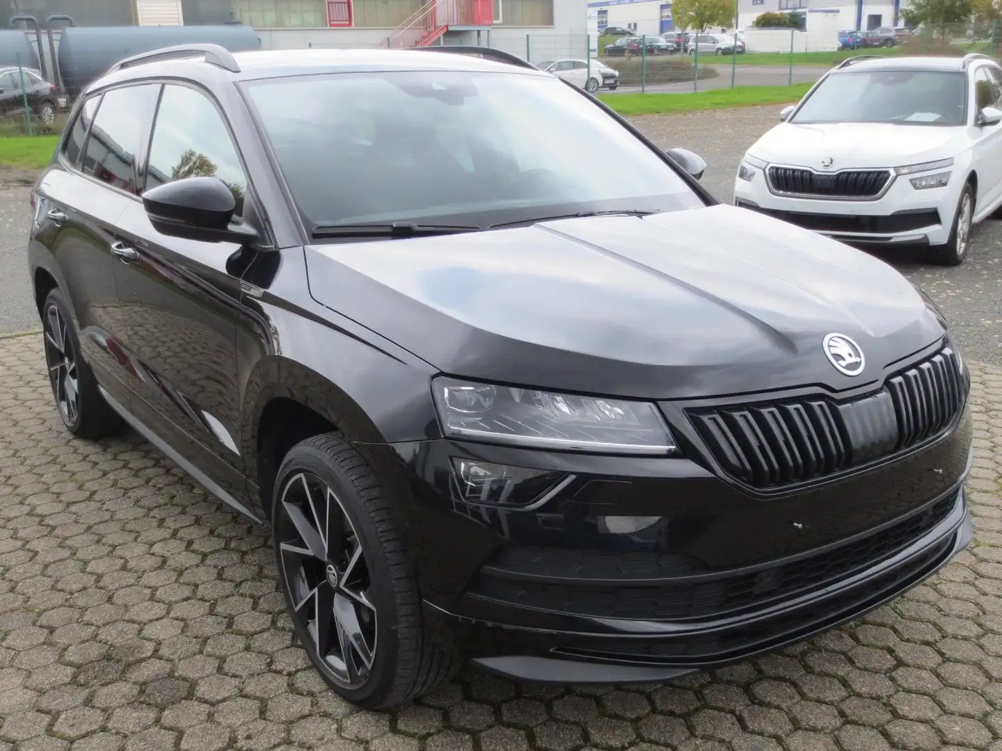 Skoda Karoq 2.0 TSI DSG Sportline 4x4 *NAVI/LED/STANDHZG* Schwarz - 2