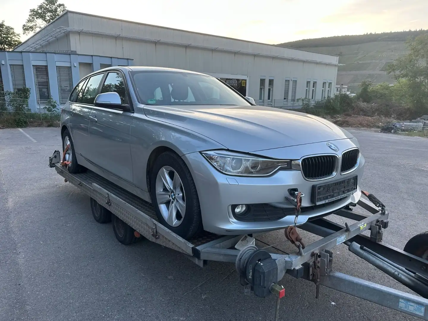 BMW 320 d Touring*LED-Xenon*Navi*Tempomat*Shz Silber - 1